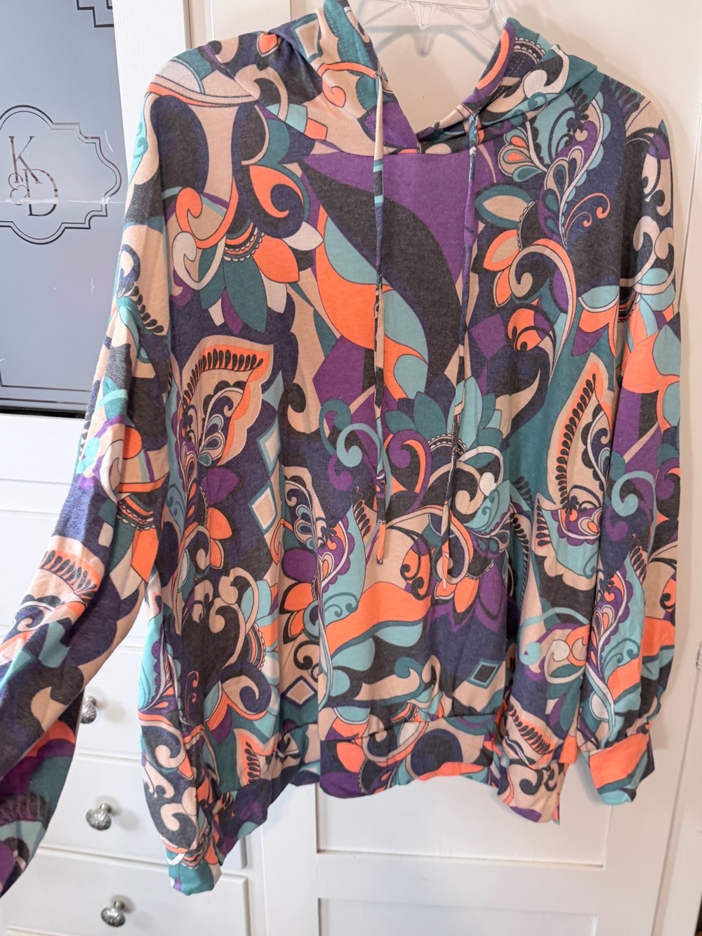 Abstract Dear Scarlett Scoop-Neck Hoodie Sweater in Multicolor Teal & Purple - Picture 4 of 9